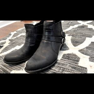 Women’s black Born ankle boots. Size 7 1/2
